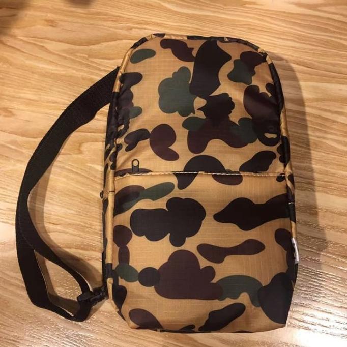Sling bag bape camo/ Tote bag bape magazine BAGUS