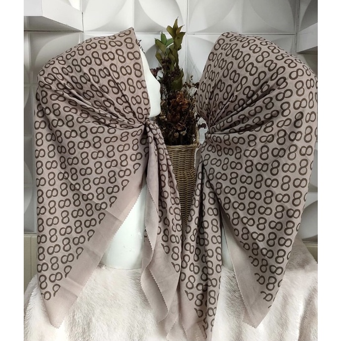 Hijab KW Brand Buttonscarves Tapis Series