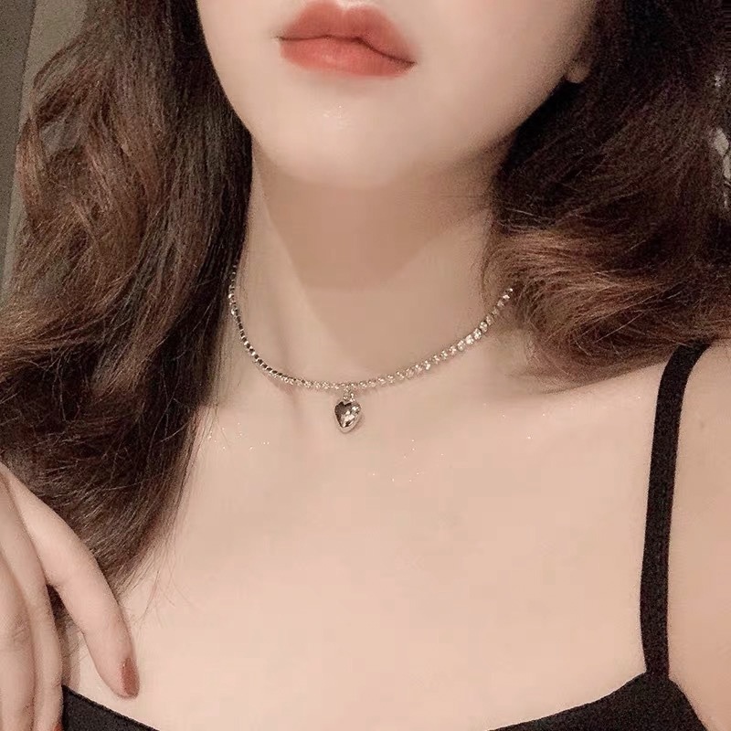 Kalung Rantai Klavikula Desain Hati Gaya Korea Untuk Wanita