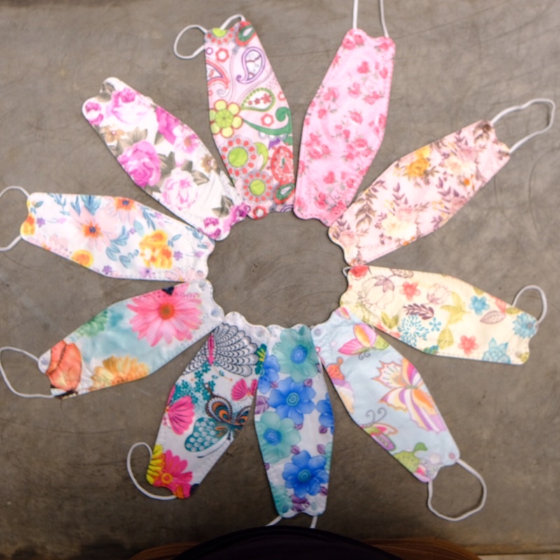 MASKER KF94 CAREION MOTIF BUNGA CANTIK NON MEDIS