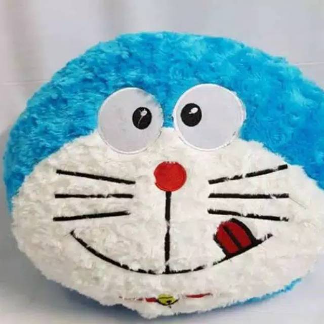 Bantal bulu kepala doraemon