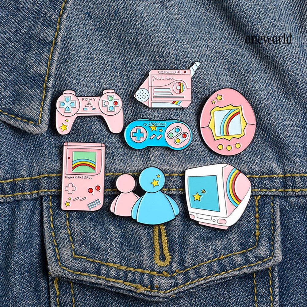 OW@ Cute Unisex Computer Game Machine Enamel Brooch Pin Bag Lapel Badge Decoration