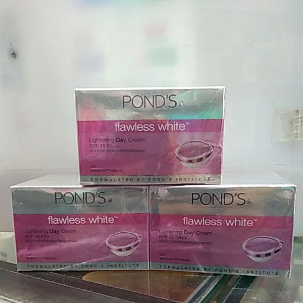 Ponds flawless white day cream