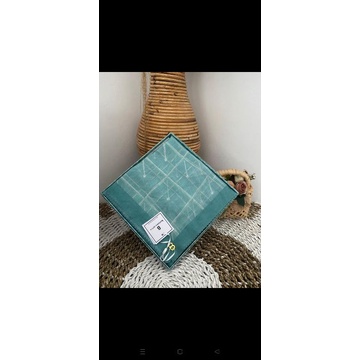 buttonscarves louvre green