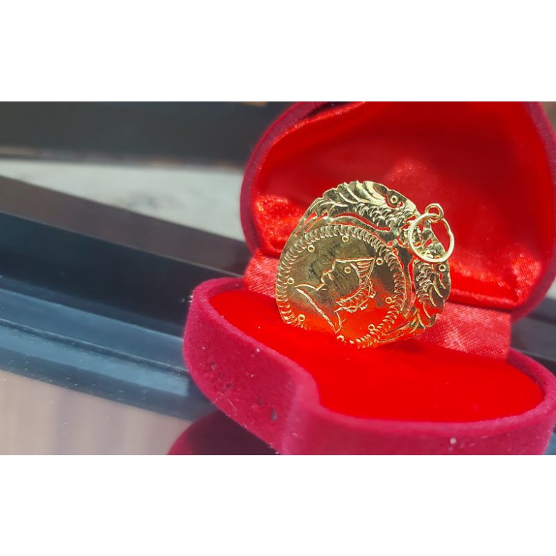 liontin model rupiah emas london
