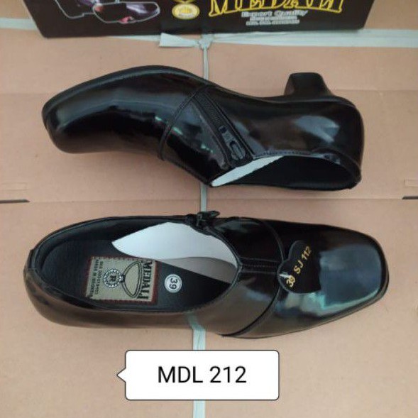 Sepatu kulit wanita PDH Polwan Secwan Sus PNS sepatu kerja formal tampil lebih keren