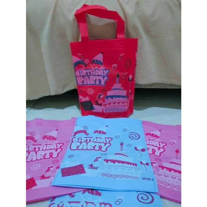 

PROMO tas kain ulang tahun- Goodie bag-tas handle 20cmX30cmX5cm-spundbond