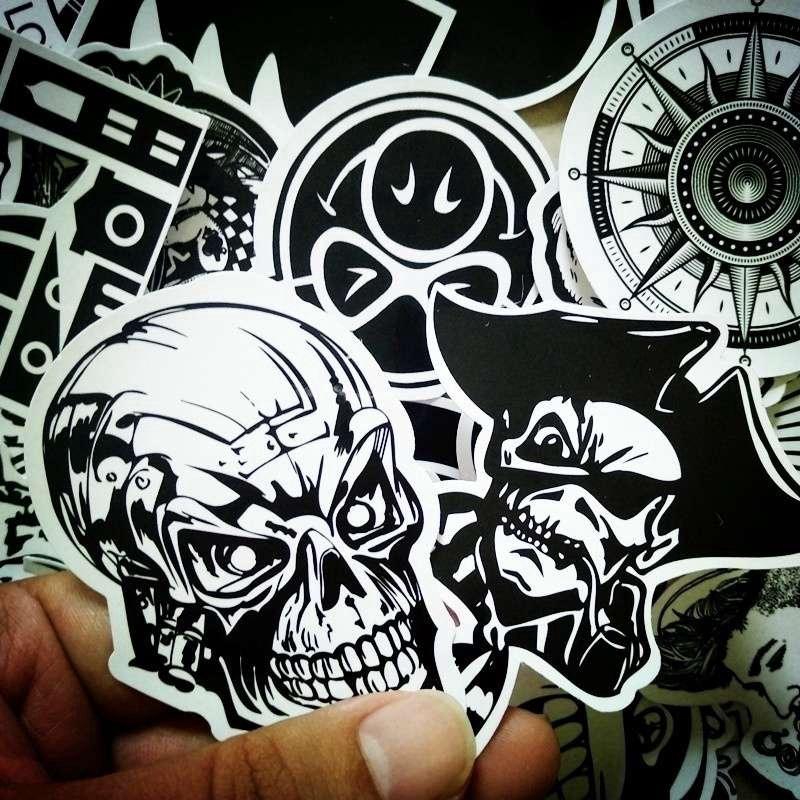 30 60 stiker  laptop hitam  dan putih  koper snowboard mobil 