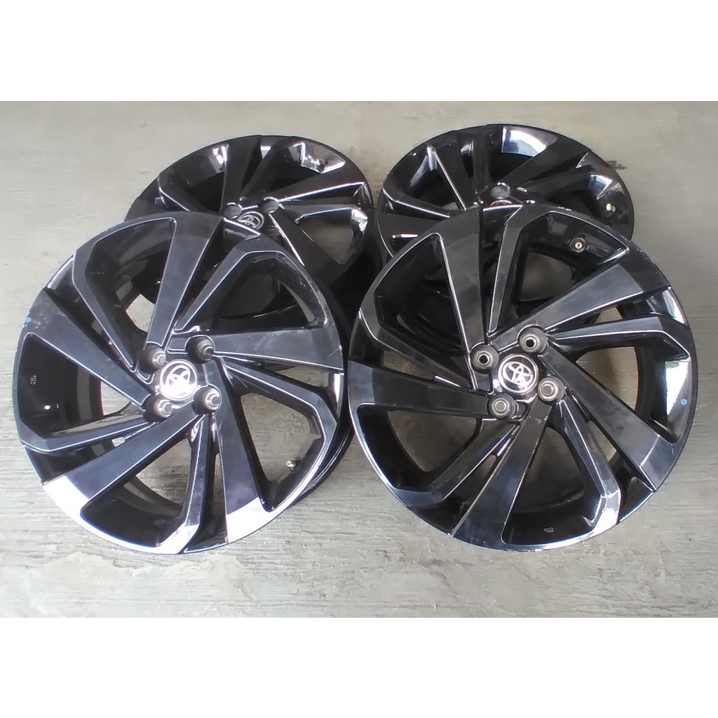 velg mobil ring 17 oem mobil toyota raize pcd 4x100 warna hitam
