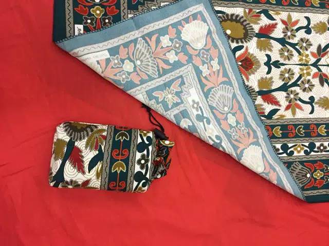 Sajadah turky murah/sajadah traveling tas kecil ( MOTIF ACAK )