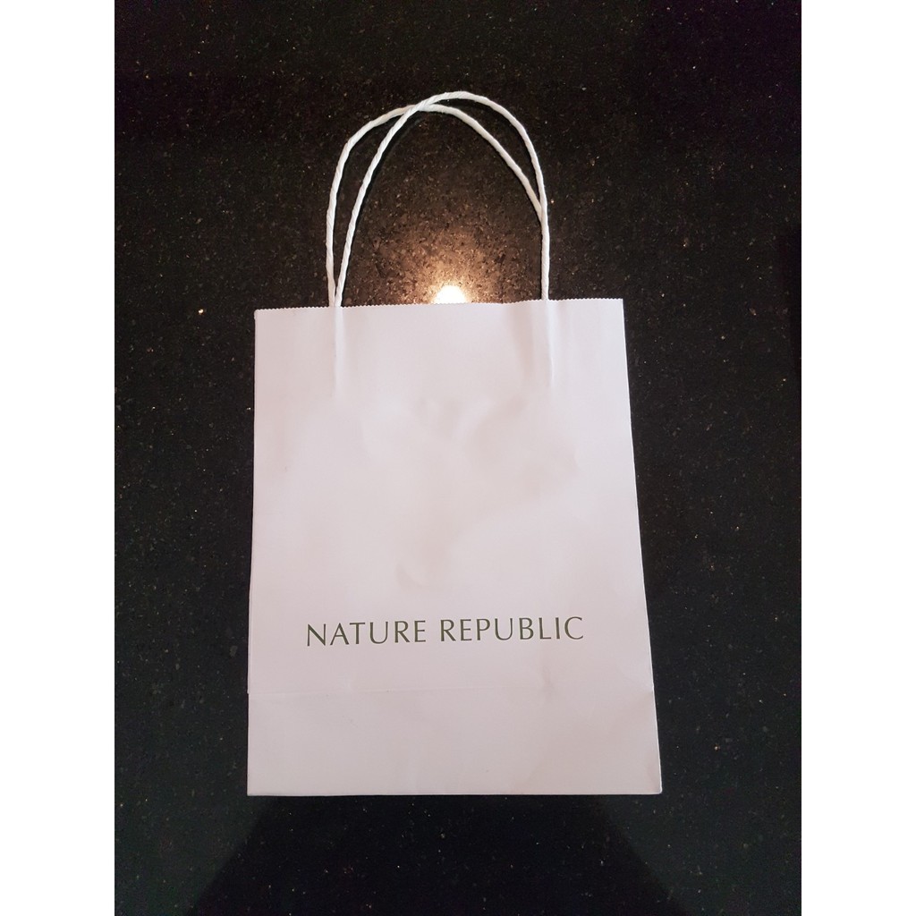 

NATURE REPUBLIC Paper Bag / S (18 x 9 x 26 cm)