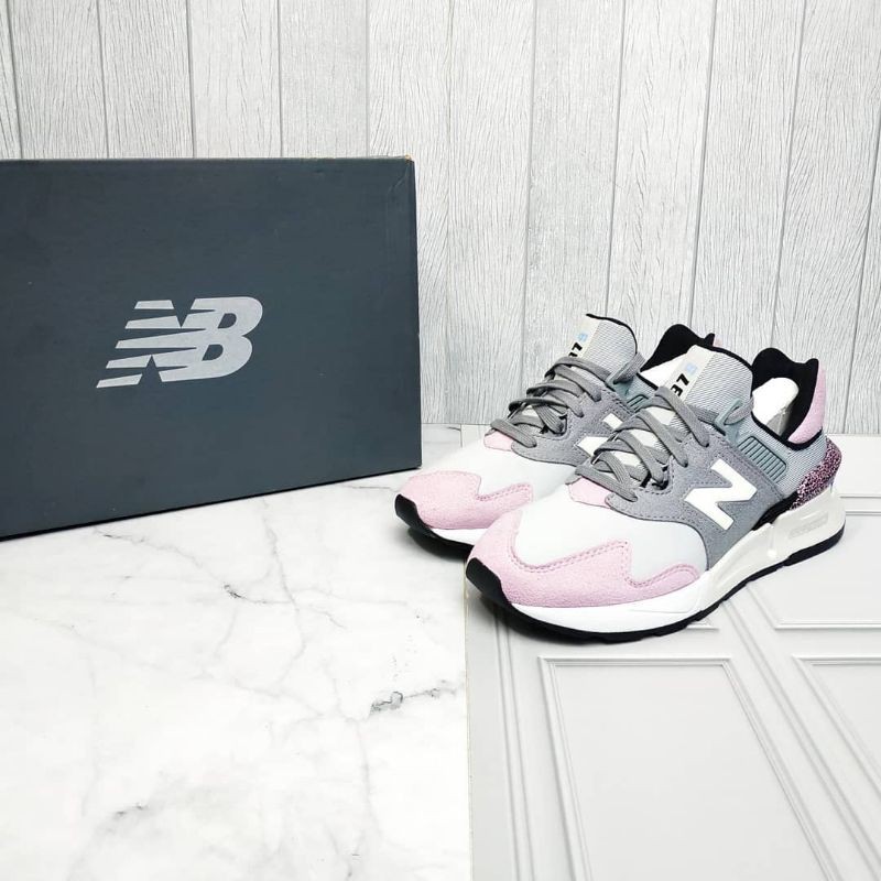 SEPATU NEW BALANCE 997 V1 LIFESTYLE CRYSTAL PINK WOMENS 100% ORIGINAL RESMI BNIB