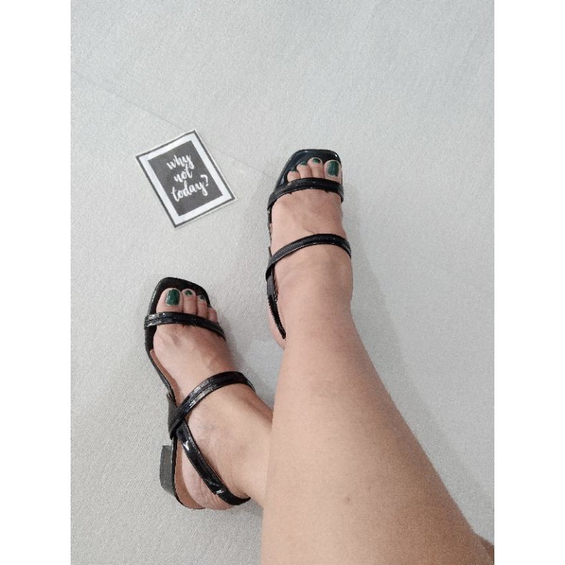 LOUISDEAR sendal heel tapak tahu heel 5 cm bahan glossy KTB H55