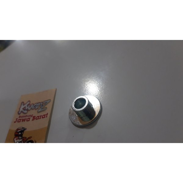 Promo Terbaru boshing baut Spakbor depan Suzuki TS125.. bos baut spakbor depan Suzuki T125  super