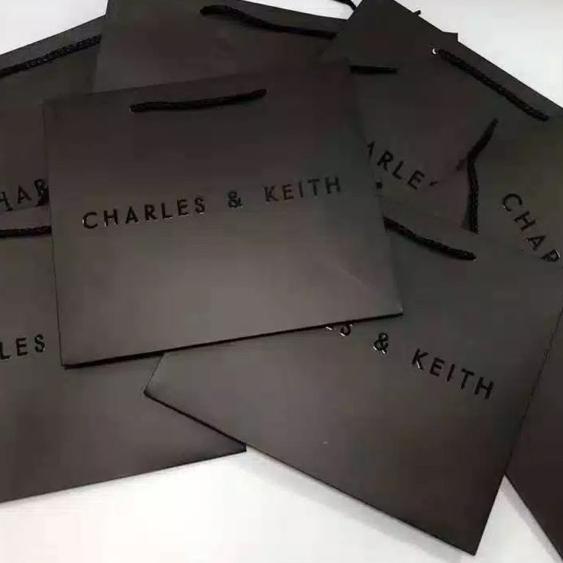 

Terbaru 10.10 SALE 10.10 COD [XTRA Quality Control] PAPER BAG MERK CHARLES & KEITH/ BUNGKUS HADIAH /