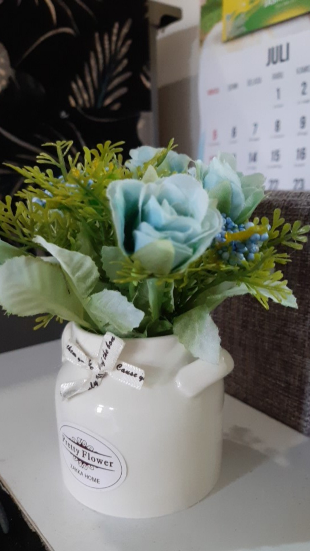 Bunga Plastik Mawar Artificial Vas Keramik Unik Lucu Pita Imut Hiasan Meja - Vbk11