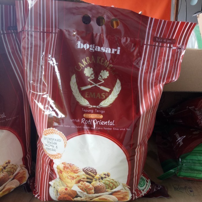 

BISA COD Tepung Cakra Kembar Emas Premium Roti Oriental 5kg