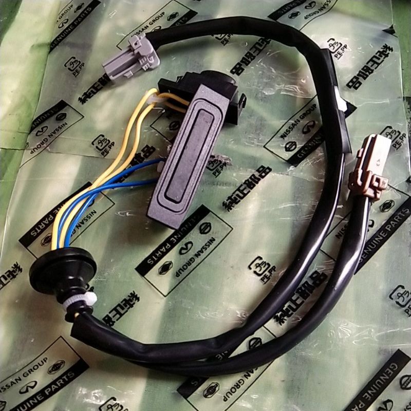 SAKLAR SWITCH PINTU BAGASI NISSAN LATIO TIIDA C11 SENTRA