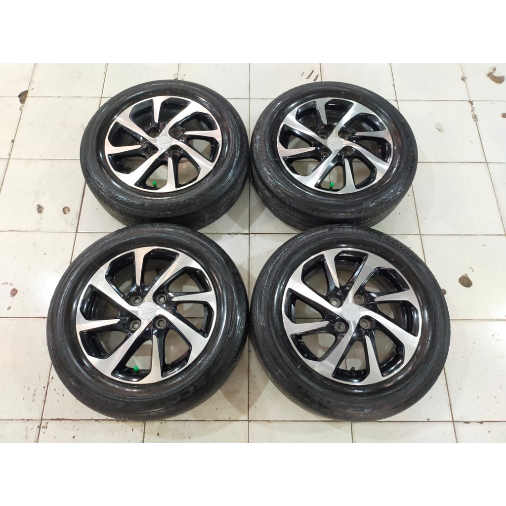 Dijual Velg Second Copotan Mobil AYLA & Ban 175 65 R14