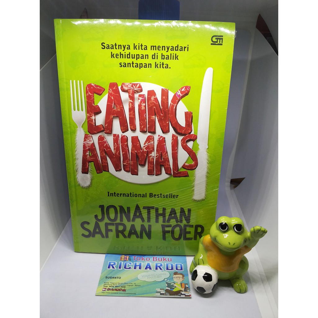 Buku Eating Animals --- Jonathan Safran Foer