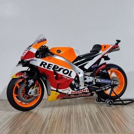 Tamiya Diecast MotoGP Marc Marquez. Repsol Honda. World Champion 2019