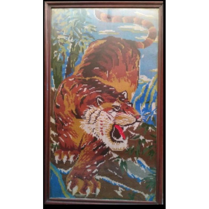 Kerajinan tangan / hand made / kristik sulam wol asli Harimau / ukuran 55 x 98 cm / termasuk frame