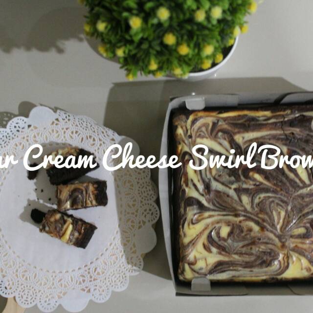 

Lunar Cream Cheese Swirl Brownies