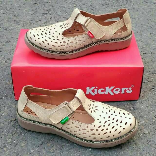 sepatu sandal wanita kickers