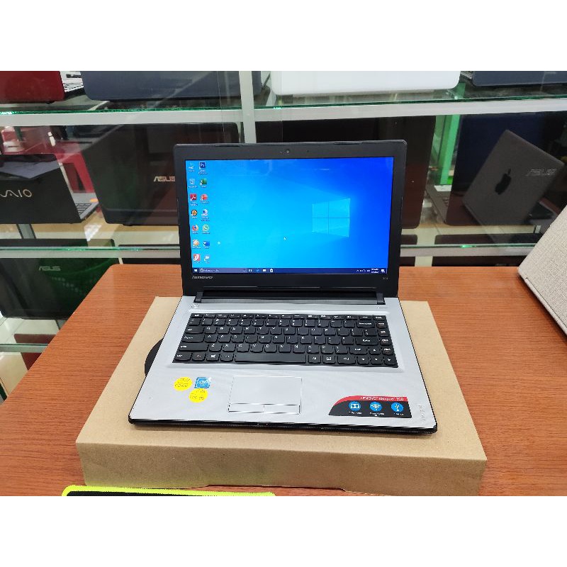 Laptop Lenovo ideapad 300 Ram 4GB HARDISK 500GB Istimewa siap pakai Laptopnya tipis