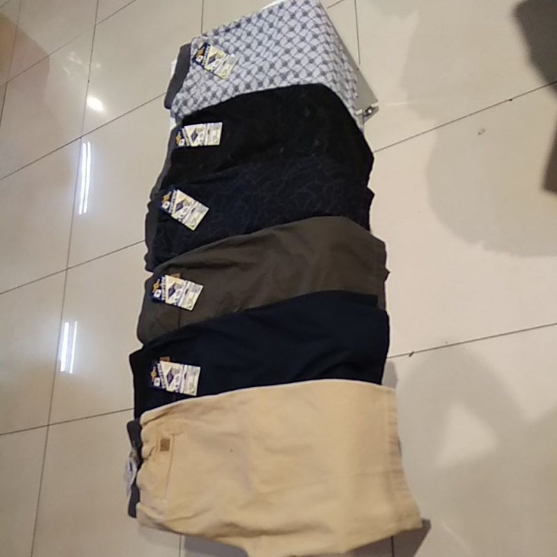 chinos pendek pria motif/polos