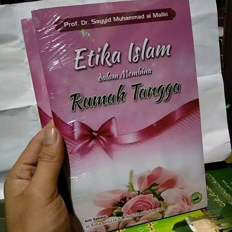 Etika islam dalam membina rumah tangga terjemah adab islam fi nidham al usrah