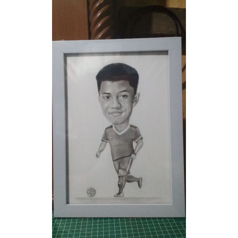 

JASA LUKIS WAJAH / SKETSA WAJAH HITAM PUTIH A4(21X30)CM + FREE FRAME/BINGKAI