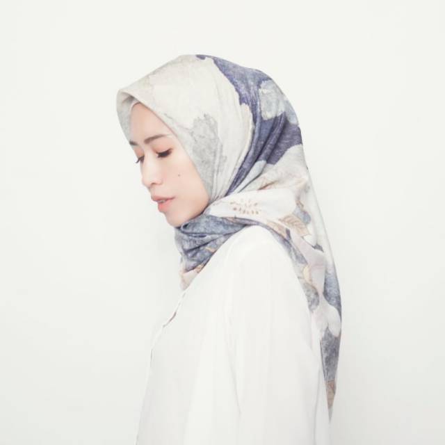Loire scarf by Elana - elana.id