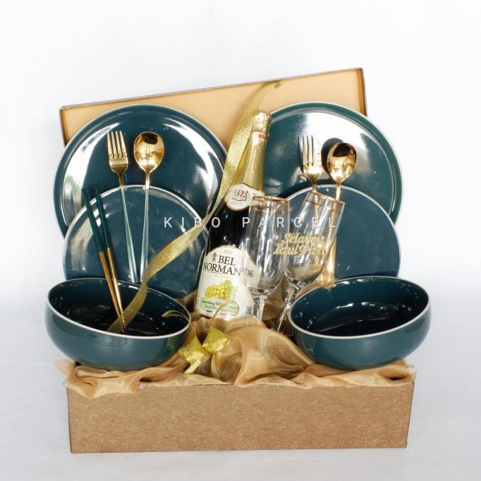 

PARCEL LEBARAN - HAMPERS LEBARAN - DINNER MONDO ROMANTIC PARIS DGRR65416