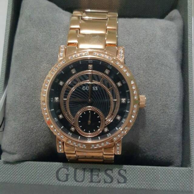 Jam tangan wanita merk Guess