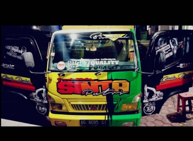 Cutting stiker custom mobil motor