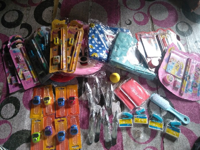 [1kg=65 Pcs] Sg203 Co  Klip Penjepit Mata Nanas Dengan Bahan Stainless Steel Dan Bentuk Buah Nanas