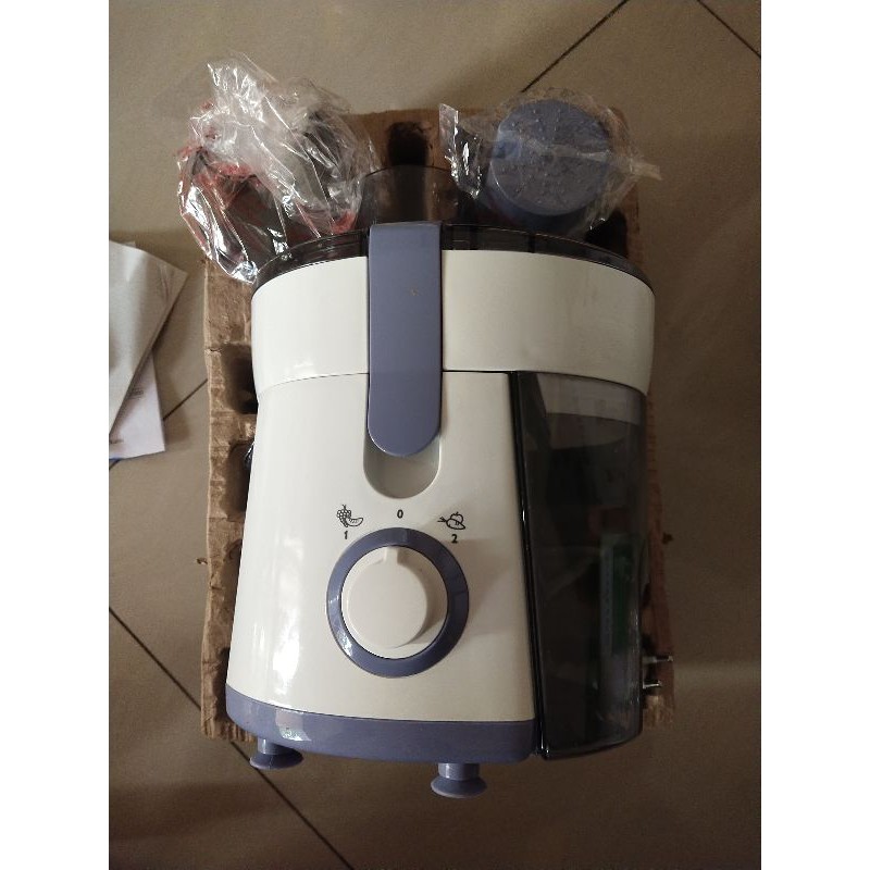 philips juicer hr 1811 second msh sangat mulus beli bulan 5 kmrn garansi msh lama banget