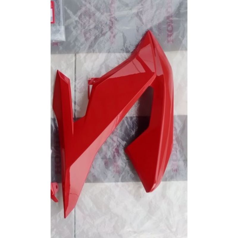 SHROUD  ( KIRI KANAN  )CB150R LED SAYAP TANGKI LUAR CB150R NEW  ORIGINAL