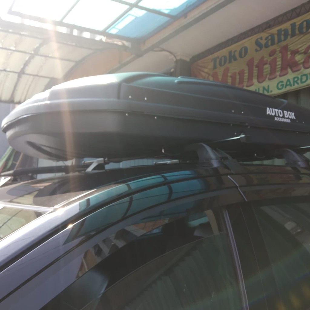 Roof box universal 650L
