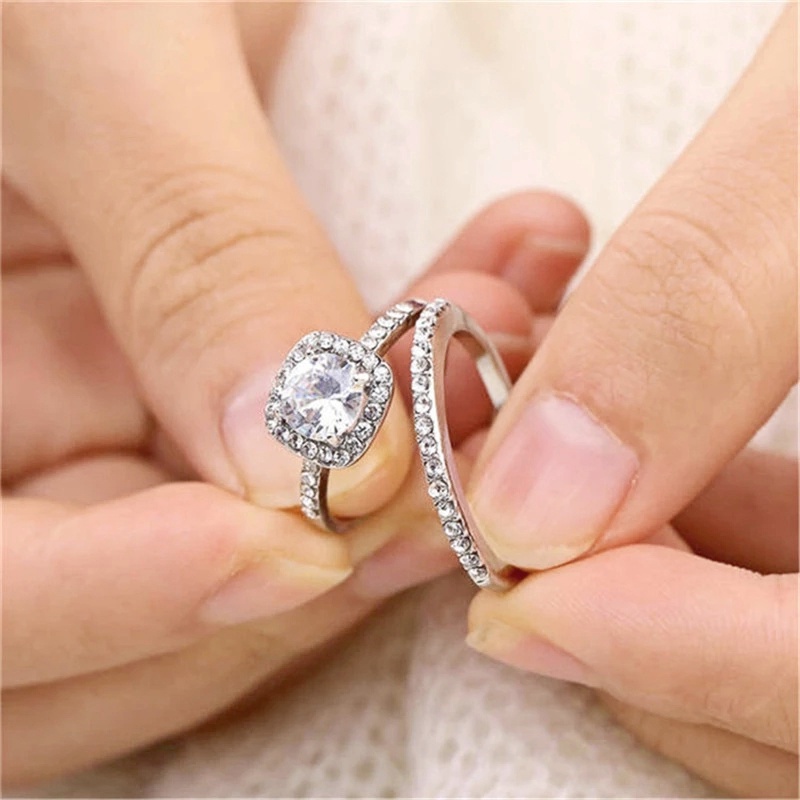 2pcs / Set Cincin Cubic Zirconia Bentuk Kotak Untuk Pernikahan