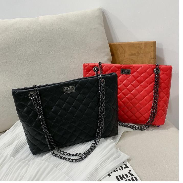 Terbagus.. BTS SLING BAG BESAR - TAS WANITA - TAS FASHION - TALI RANTAI HITAM - TAS IMPORT - TAS B