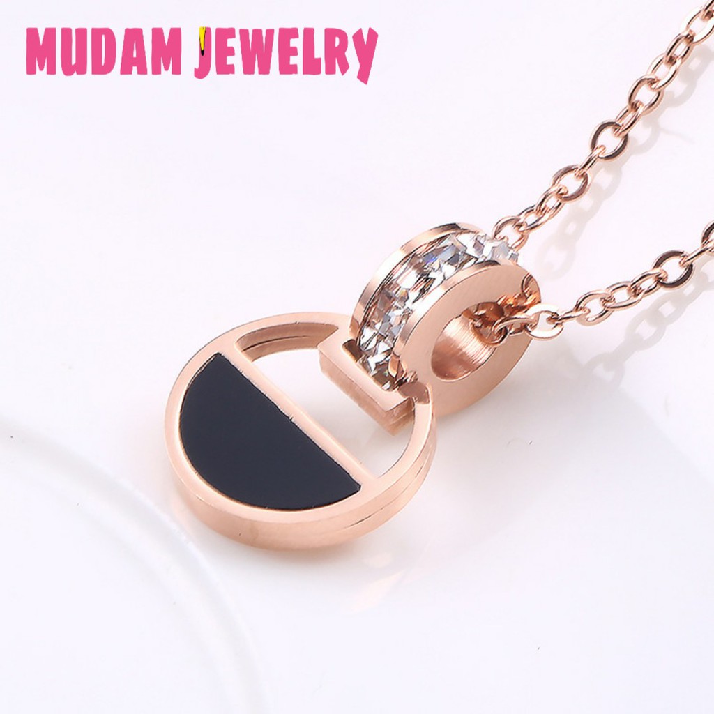 Kalung Titanium Semi Circular Black Zircon Lapis Emas 18K