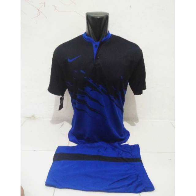 [PRINTING] NIKE BIRU HITAM PAKAI KERAH BERKERAH KOSTUM FUTSAL JERSEY KAOS BAJU BOLA SETELAN 26sport