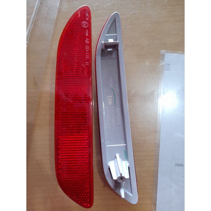 lampu reflektor  bamper sienta