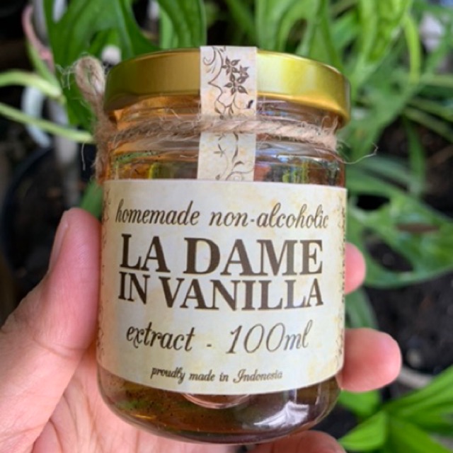 

La Dame vanila extract 100ml (non alkohol-halal MUI)