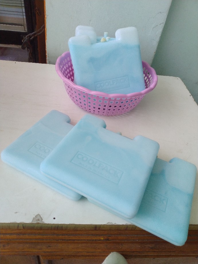 Ice Pack Kotak Blue Ice Pack 15x15x2,5cm Pengganti Dry Ice