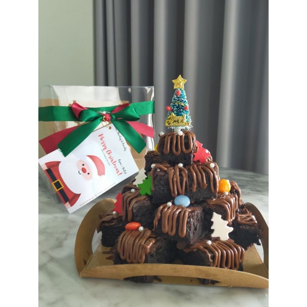 

Brownie Tower Fudgy Brownies Christmas Hampers Natal