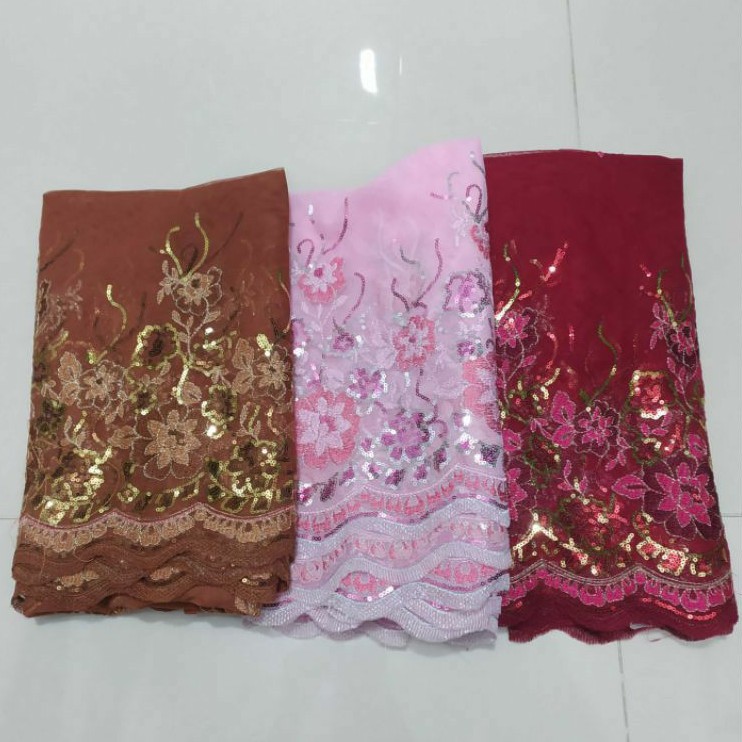 Kain Renda Tile Payet untuk Kebaya
