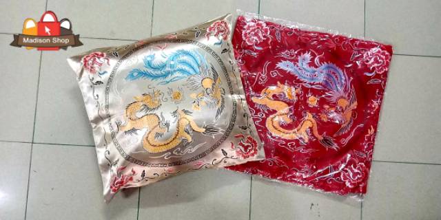 SARUNG BANTAL SATEN NAGA KADO UNIK SOVENIR SANGJIT SARUNG BANTAL MERAH EMAS PREMIUM